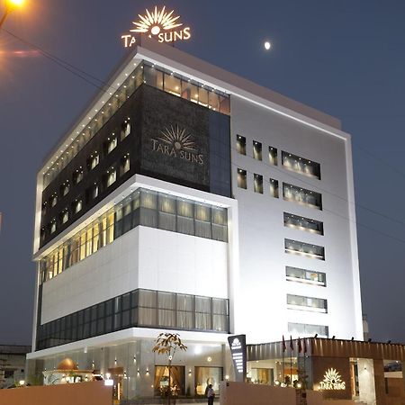 Tara Suns Hotel Vadodara Kültér fotó