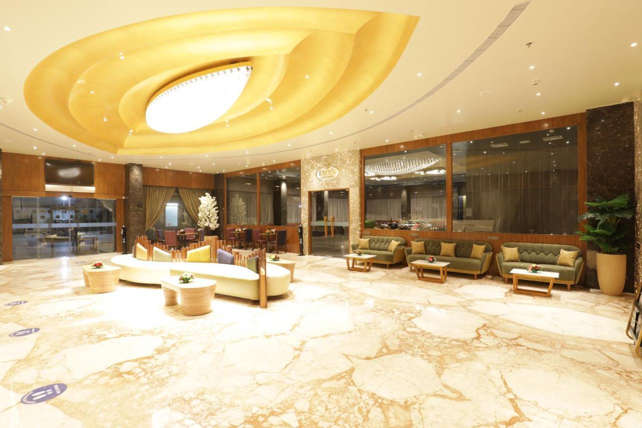 Tara Suns Hotel Vadodara Kültér fotó