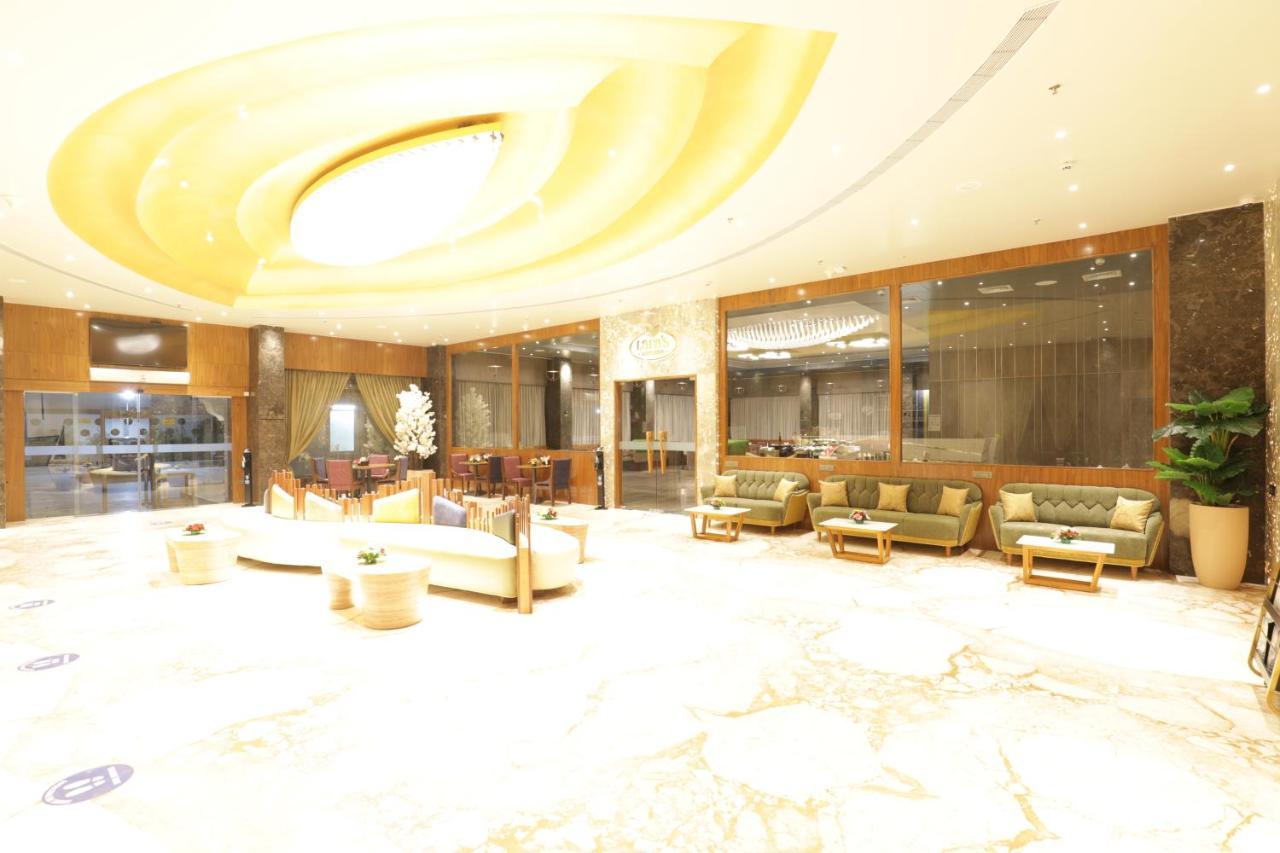 Tara Suns Hotel Vadodara Kültér fotó