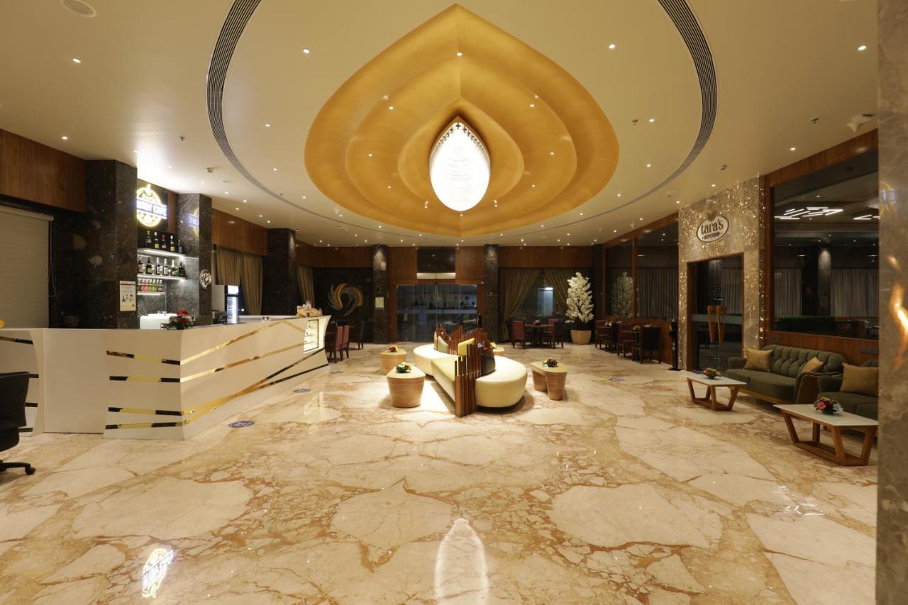 Tara Suns Hotel Vadodara Kültér fotó